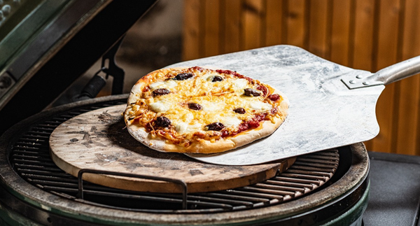 Neapolitan Pizza Margherita on the BGE