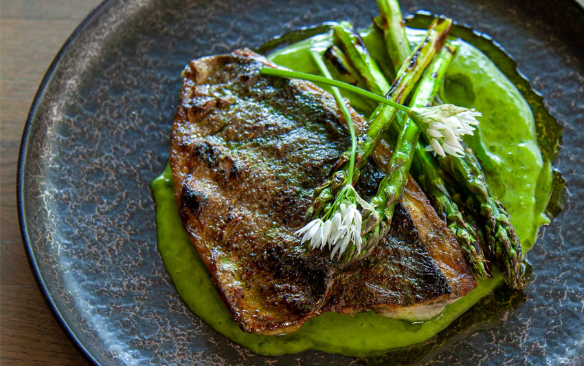 GRILLED SEABREAM WITH ASPARAGUS AND WILD GARLIC AIOLI