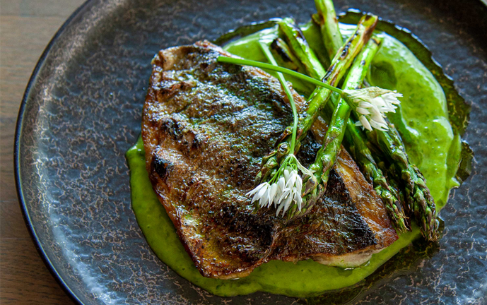 GRILLED SEABREAM WITH ASPARAGUS AND WILD GARLIC AIOLI