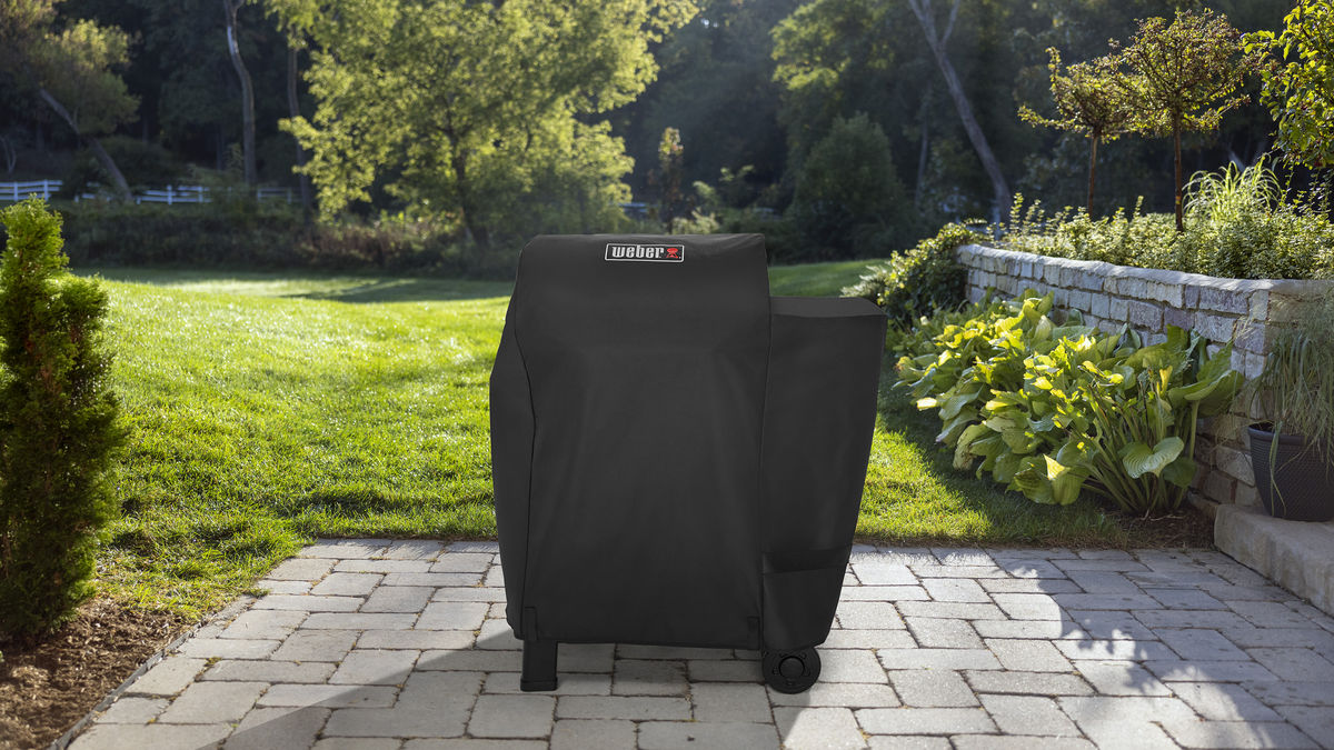 Premium Grill Cover – Weber Smoque