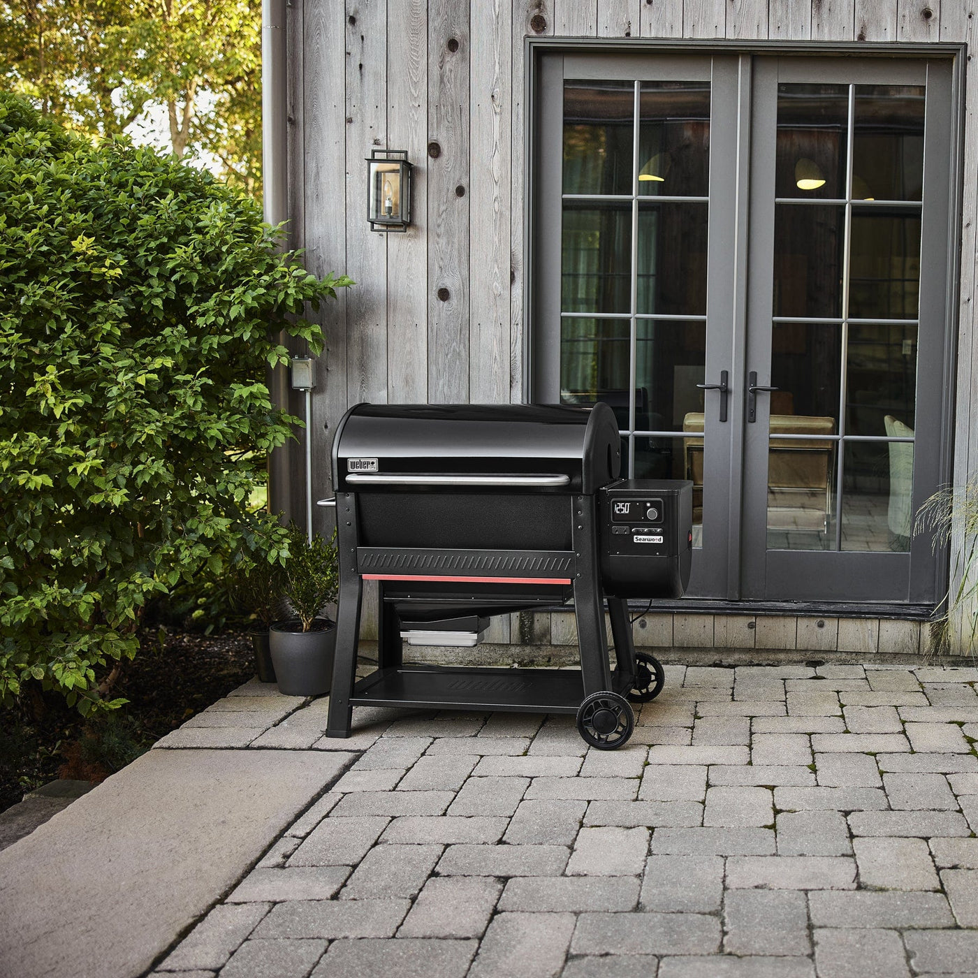 Weber Searwood XL 600 Pellet Grill — BBQing.com