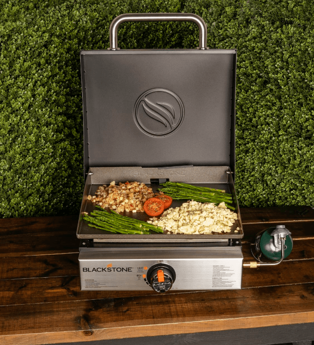 Blackstone Blackstone 17'' Table Top Griddle with Hood 1814 Propane / Black 1814BS Countertop Gas Griddle 717604018149