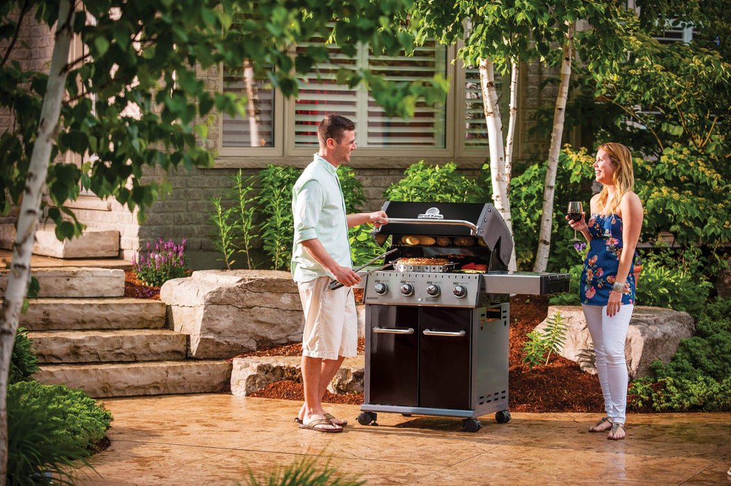 Broil King CROWN 420 4-Burner BBQ with Heavy-Duty Cast Iron