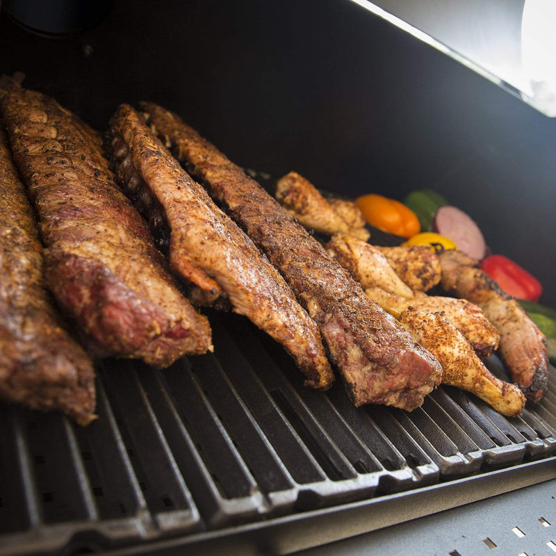 Broil King Broil King REGAL Charcoal Grill 400 w/ Heavy Duty Cast Iron Grids Charcoal / Black 945050 Freestanding Charcoal Grill 062703450506