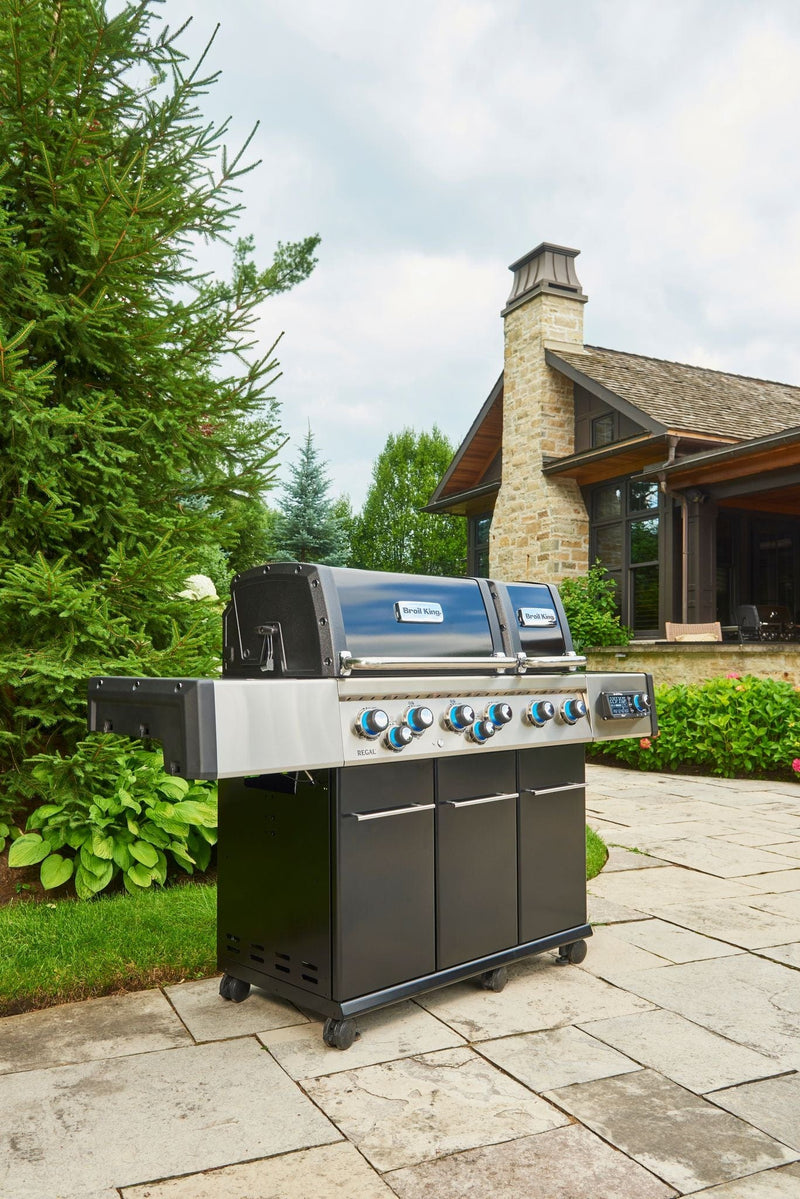 Broil King Broil King Regal Q 690 Pro IR Natural Gas & Propane BBQ