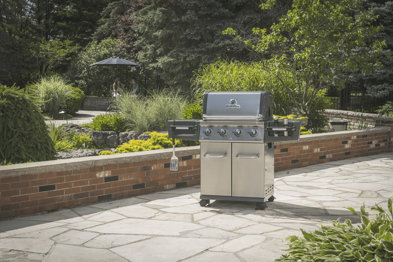 Broil King Broil King REGAL S420 PRO 4-Burner BBQ with 9mm Stainless Steel Cooking Grids Freestanding Gas Grill