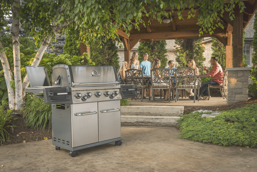 Broil King Broil King REGAL S590 PRO IR BBQ with Infrared Side Burner, Rear Rotisserie Burner & Rotisserie Kit Freestanding Gas Grill