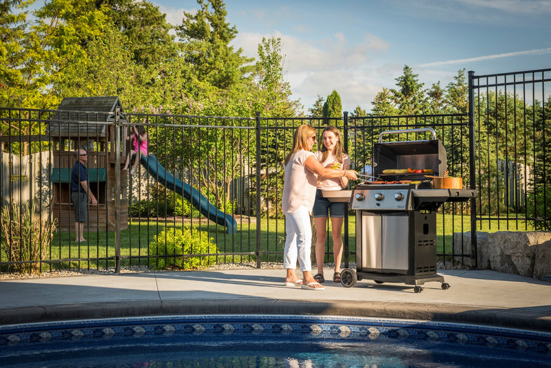 Broil King Broil King SIGNET 320 3-Burner BBQ with Heavy-Duty Cast Iron Cooking Grids Freestanding Gas Grill