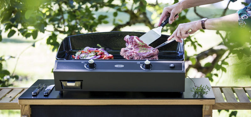 ENO ENO La Plancha Bergerac 2400 Cargo Grey 3-Season 2-Burner Gas Griddle Propane/Natural Gas / Black 531432704801 Countertop Gas Griddle 3224780038726