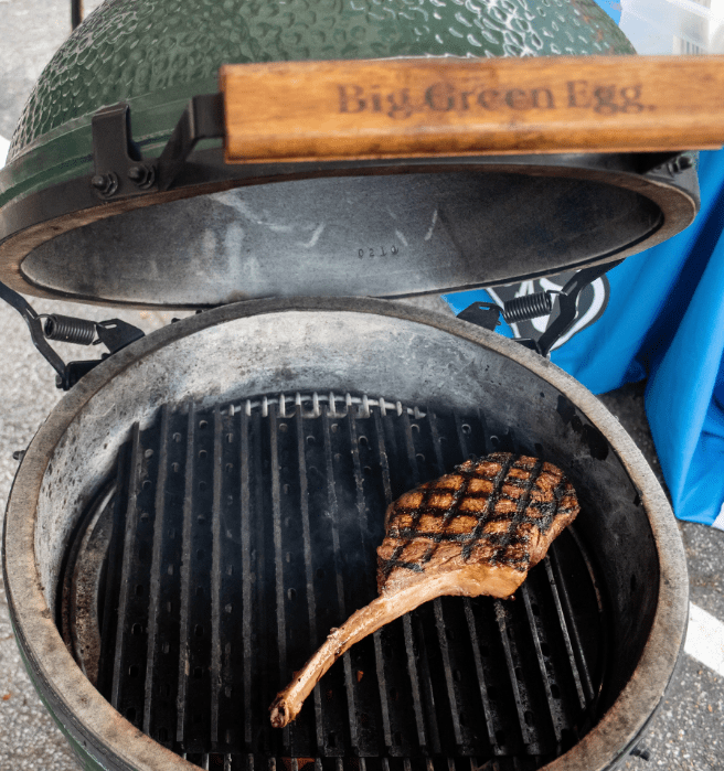 GrillGrate Set for the XL Big Green Egg BBQing