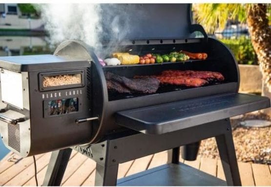 Louisiana Grills Louisiana Grills Ambiance Bull Pit 1000 Pellet Grill & Smoker w/ WIFI Control 10959 Pellet / Black 10959 Freestanding Pellet Grill