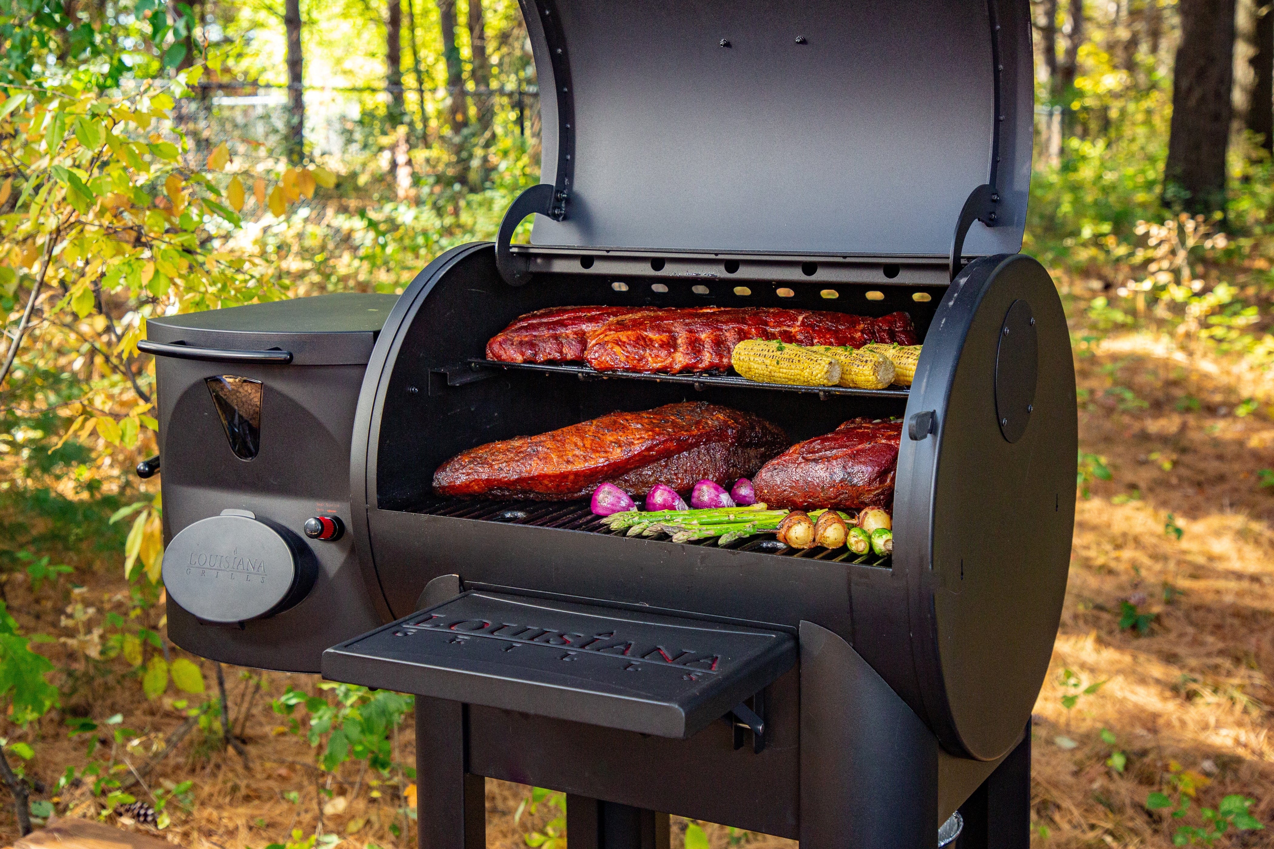 Louisiana Grills Louisiana Grills Founders Premier 800 Pellet Grill & Smoker w/ WIFI Control Pellet / Black 10677 Freestanding Pellet Grill 684678106778