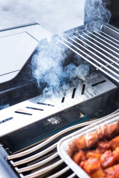 Napoleon Napoleon 67013 Stainless Steel Smoker Box 67013 Accessory Smoker Box & Smoker Tray 629162670137