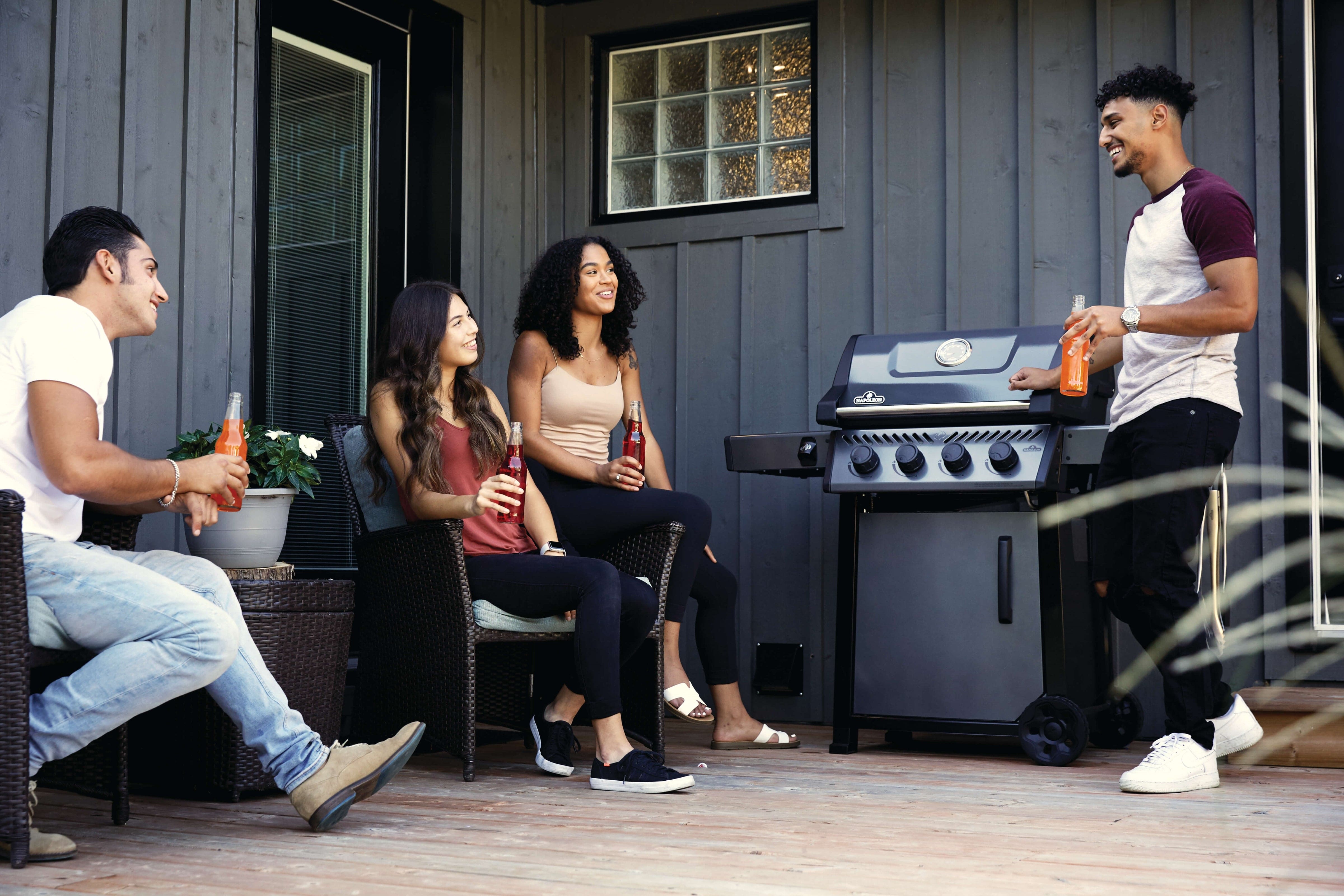 Napoleon Napoleon Freestyle 425 4-Burner BBQ Freestanding Gas Grill