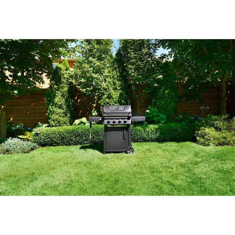 Napoleon Napoleon Freestyle 425 4-Burner BBQ – Matte Black Freestanding Gas Grill