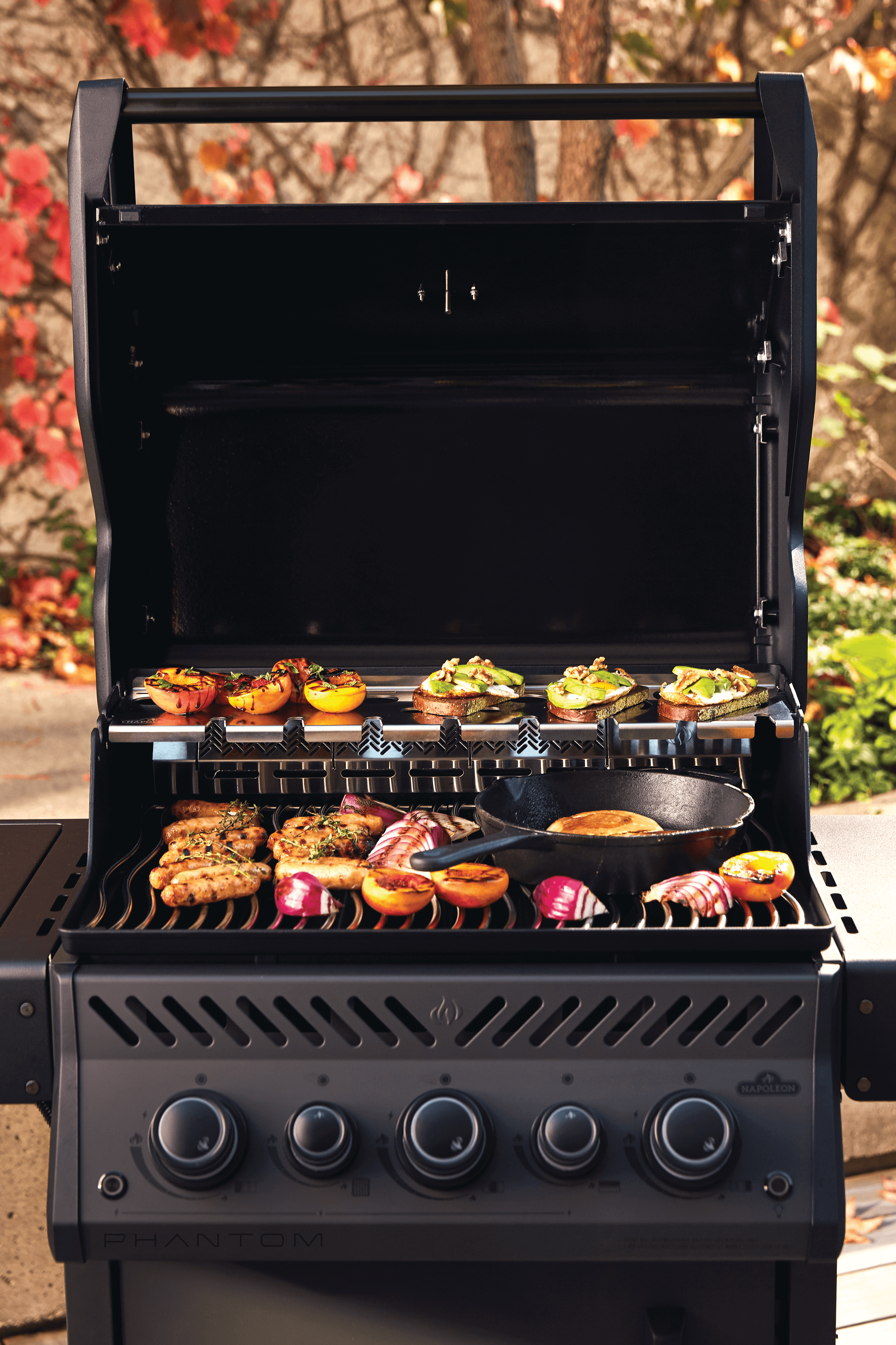 Napoleon Napoleon PHANTOM Rogue SE 425 BBQ with Infrared Side & Rear Burners (Matte Black) Freestanding Gas Grill