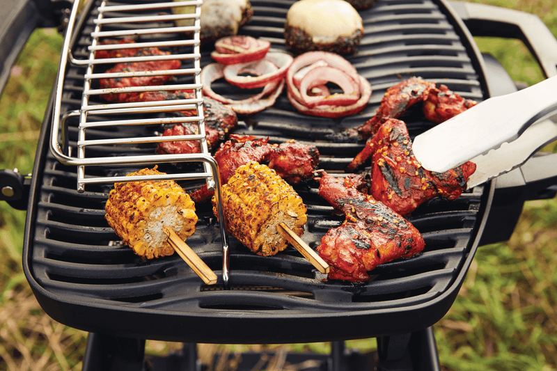 Napoleon Napoleon PHANTOM TravelQ PRO 285 Portable BBQ with Scissor Cart (Matte Black) Propane / Matte Black PRO285X-MK-PHM Portable Gas Grill 629162138361