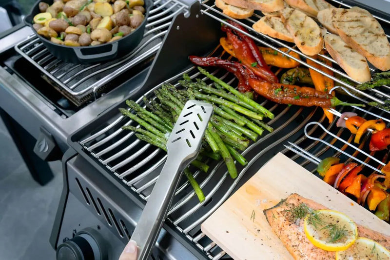 Napoleon Rogue PRO 525 SIB Gas Grill, Stainless Steel — BBQing.com