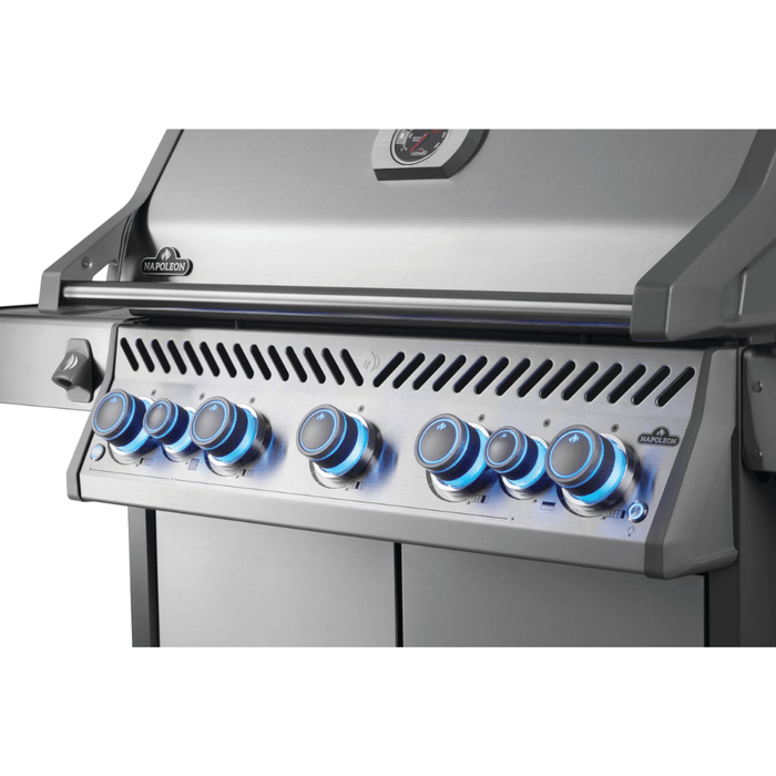 Napoleon Napoleon Rogue PRO-S 625 Gas Grill with Infrared Side and Rear Burners Freestanding Gas Grill