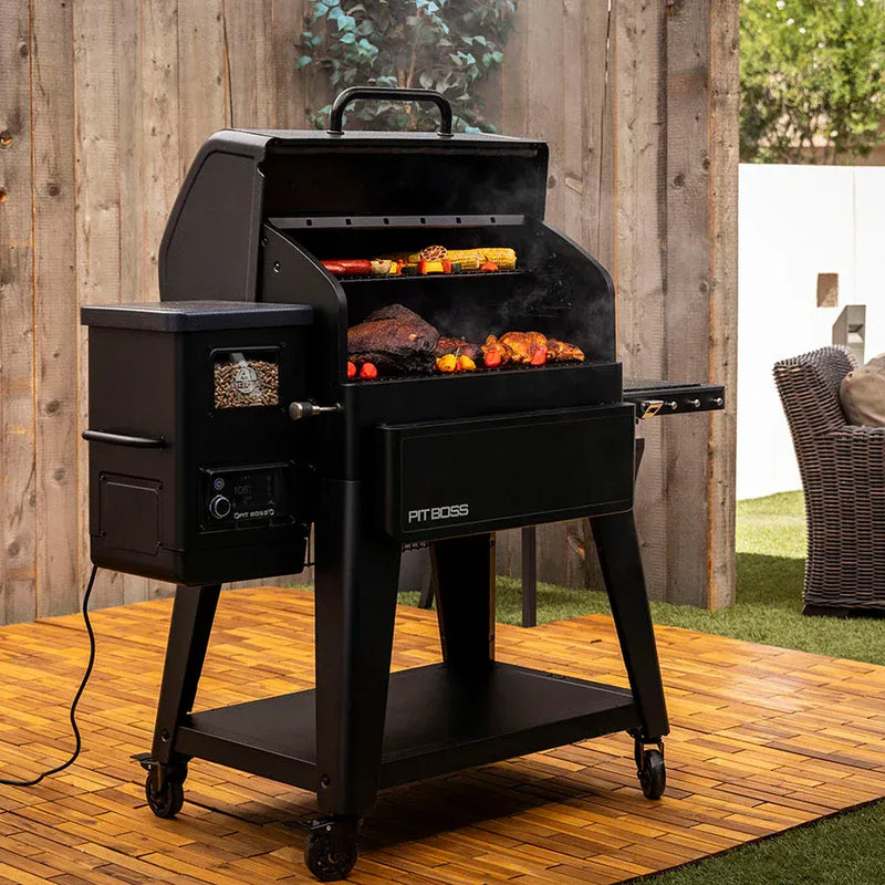 Pit Boss Pit Boss Navigator 1300 Connected Wood Pellet Grill Pellet / Black 11112 Freestanding Pellet Grill 684678111123