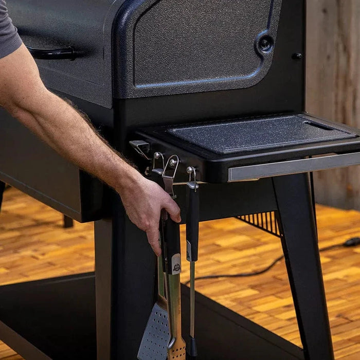 Pit Boss Pit Boss Navigator 1600 Connected Wood Pellet Grill Pellet / Black 11113 Freestanding Pellet Grill