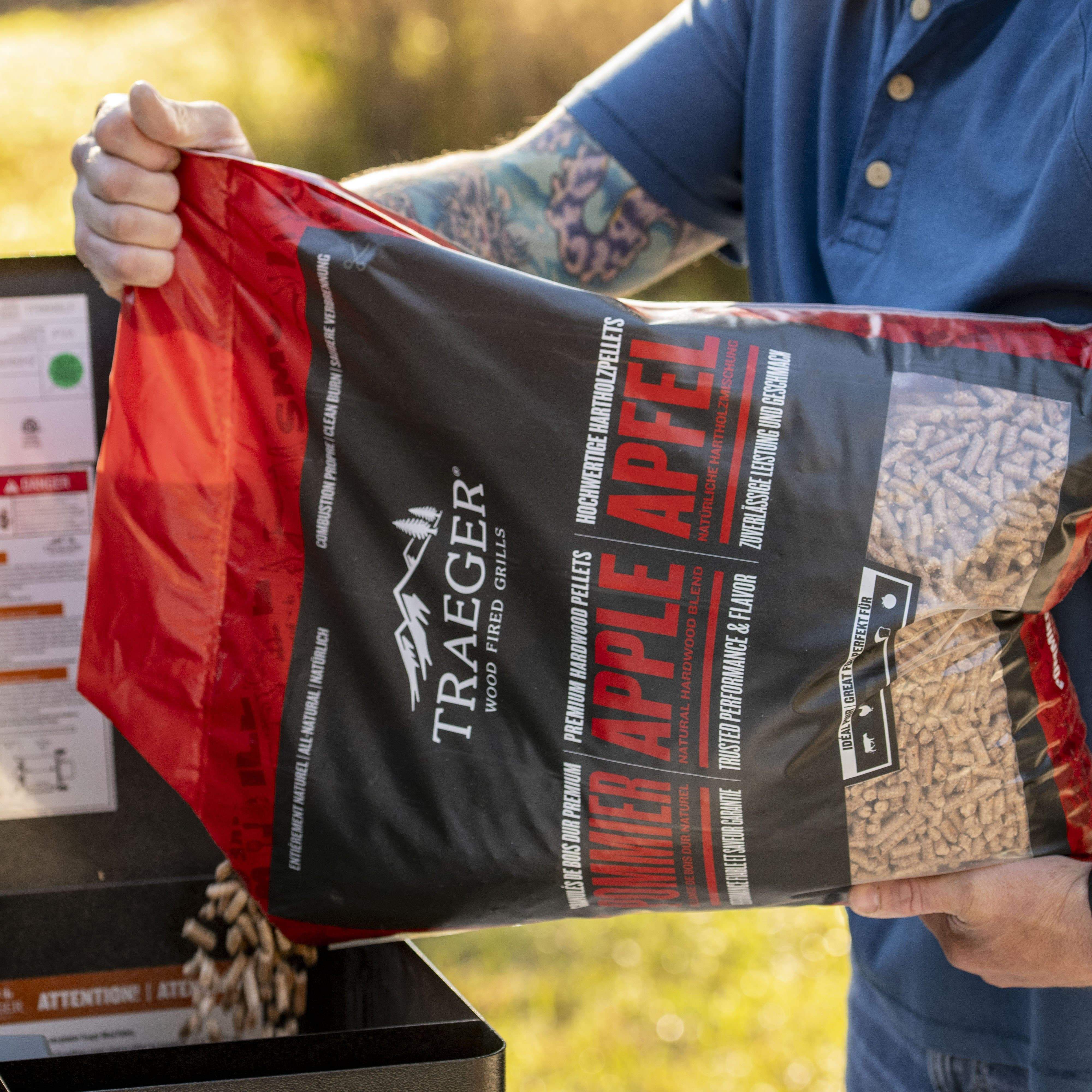 Traeger Traeger Apple Wood Pellets 20 lb Bag PEL343 Accessory Smoker Wood Chip & Chunk 634868933165