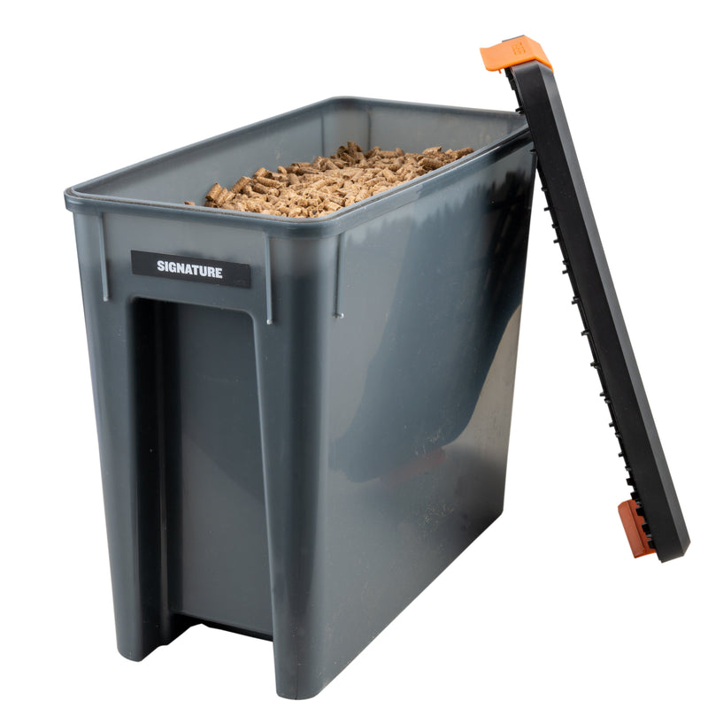 Traeger Traeger BAC615 - Staydry Pellet Bin & Lid BAC615 Accessory Pellet Storage 634868935084