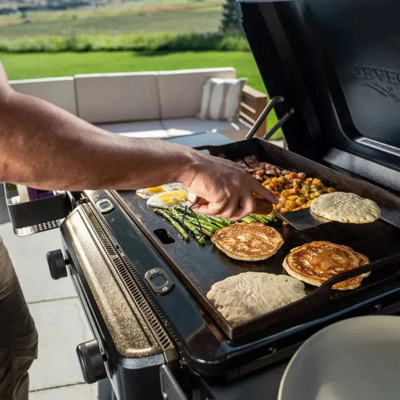 Traeger Traeger Flatrock 2 Zone Griddle Propane / Black TF2NN46DNC Freestanding Gas Griddle