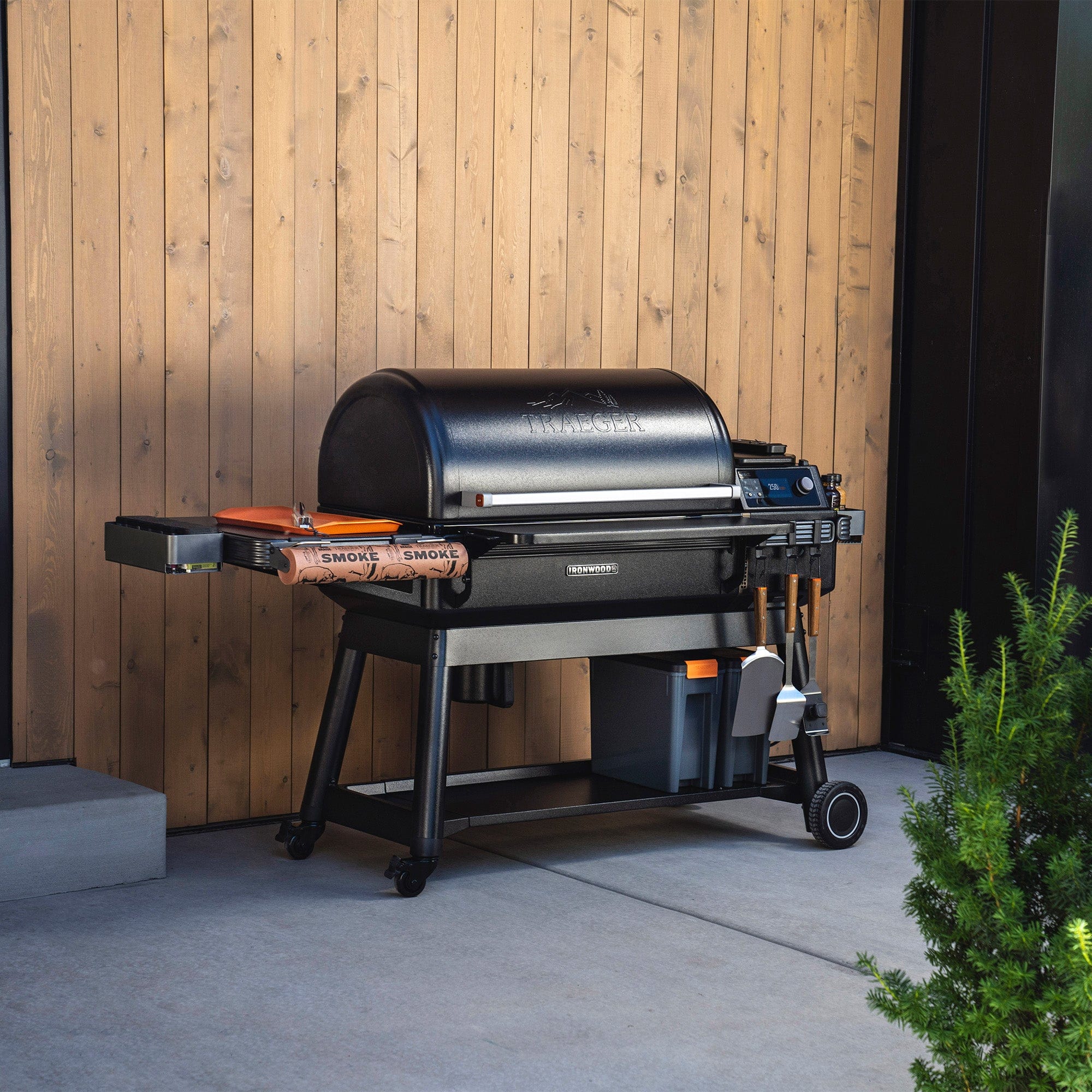 Traeger Traeger Ironwood XL NEW 2023 Pellet Grill & Smoker TFB93RLGC Pellet / Black TFB93RLGC Freestanding Pellet Grill 634868938764