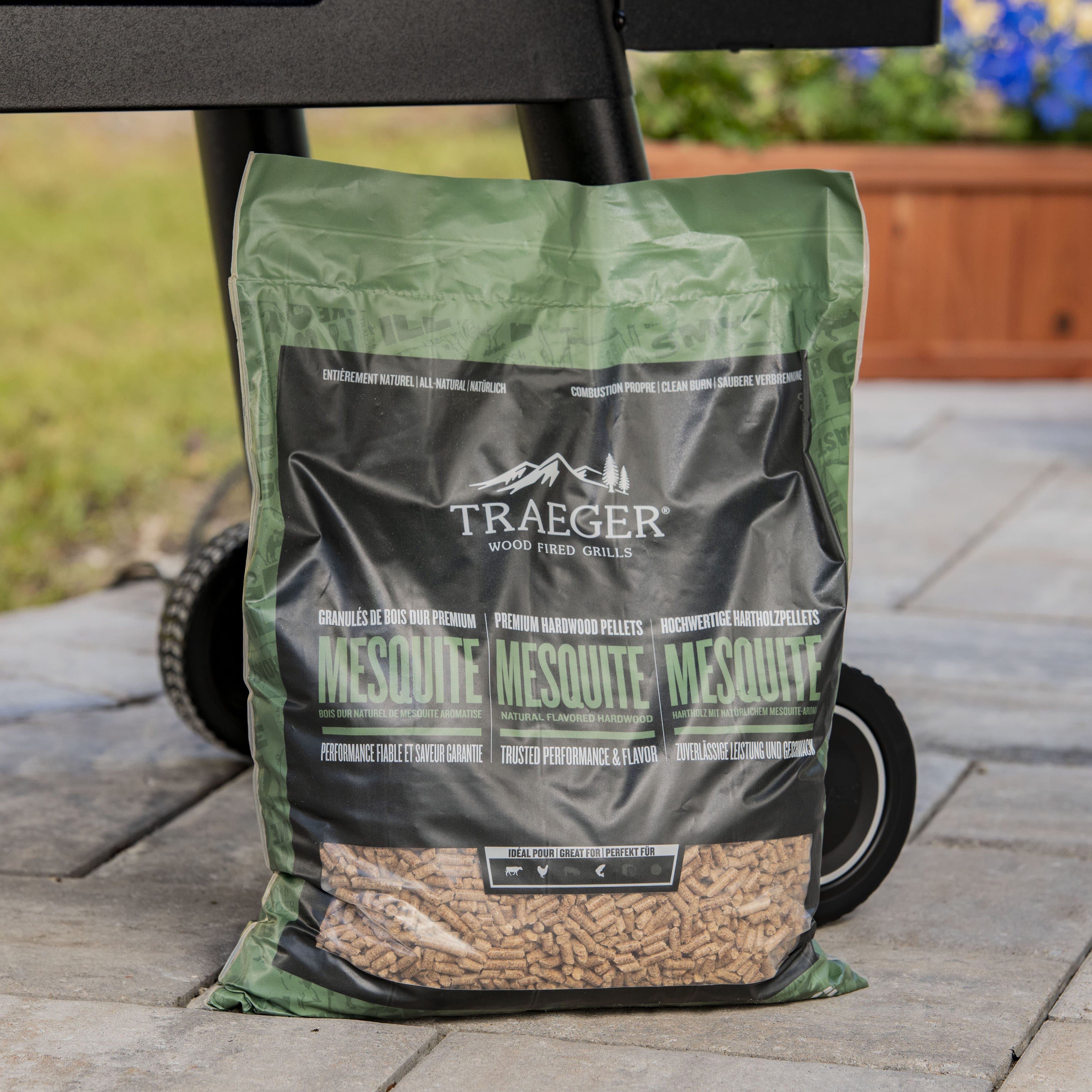 Traeger Traeger Mesquite Wood Pellets 20 lb Bag PEL336 Accessory Smoker Wood Chip & Chunk 634868932465