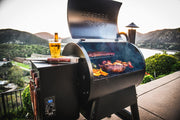 Traeger Traeger Traeger Pro Series 22 Pellet Grill (Gen 1) Pellet / Black / Blue TFB57PUBC Freestanding Pellet Grill 634868920691