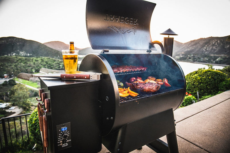 Traeger Traeger Traeger Pro Series 22 Pellet Grill (Gen 1) Pellet / Black / Blue TFB57PUBC Freestanding Pellet Grill 634868920691