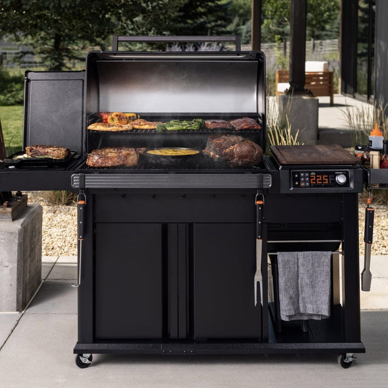 Traeger Traeger Woodridge Elite Connected Pellet Grill and Smoker Pellet / Black TFC97XLH Freestanding Pellet Grill 634868947988