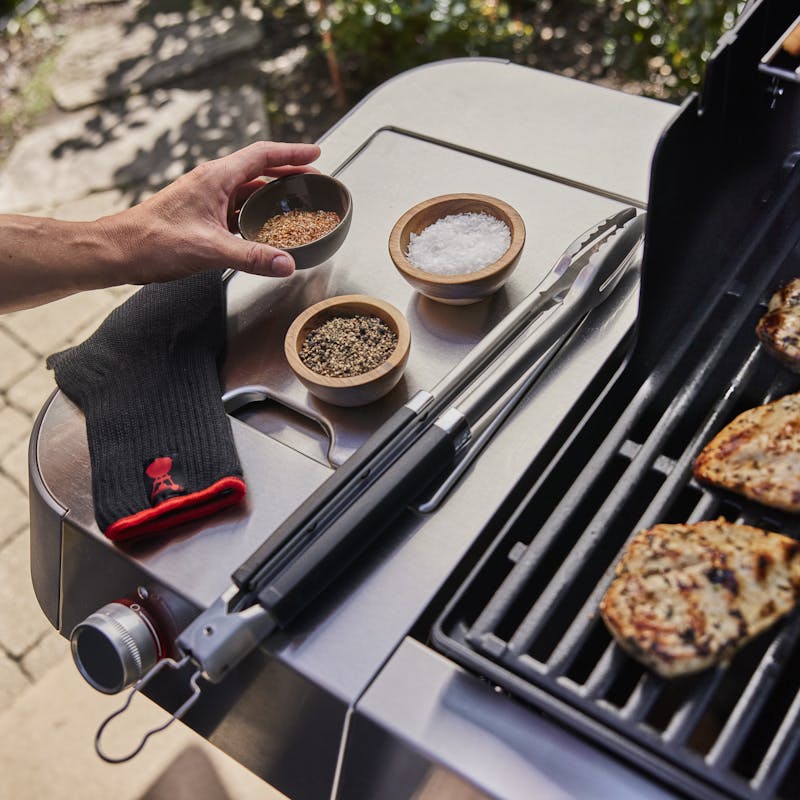 Weber Weber Genesis E-335C Gas Grill Freestanding Gas Grill