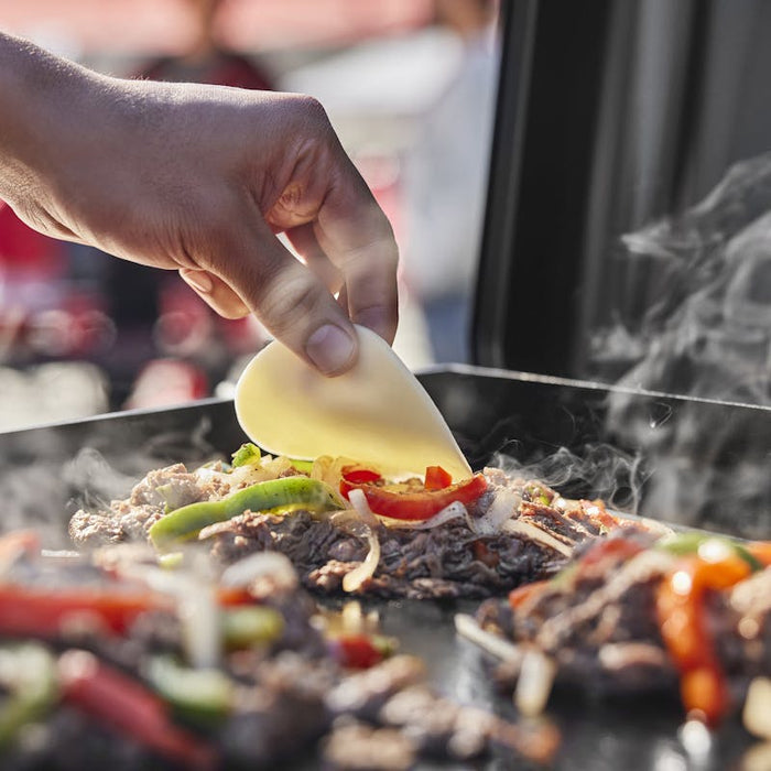 Weber Weber Slate 17" Table Top Rust-Resistant Griddle Propane / Black 1500531 Portable Gas Griddle 077924999550