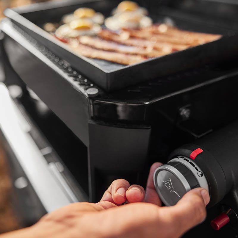 Weber Weber Traveler 17" Portable Griddle 1500012 1500012 Portable BBQ